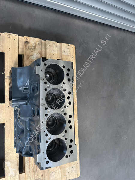 قطع غيار الآليات الثقيلة MAN TGM  D0834...