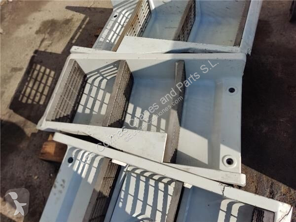 قطع غيار الآليات الثقيلة Renault Marchepied...