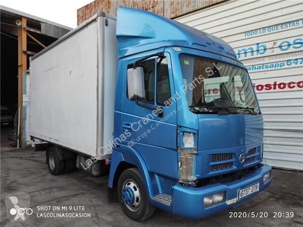 Pièces poids lourds Nissan Radiateur de...
