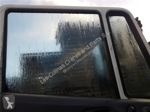 Pièces poids lourds Nissan Vitre latérale Luna...