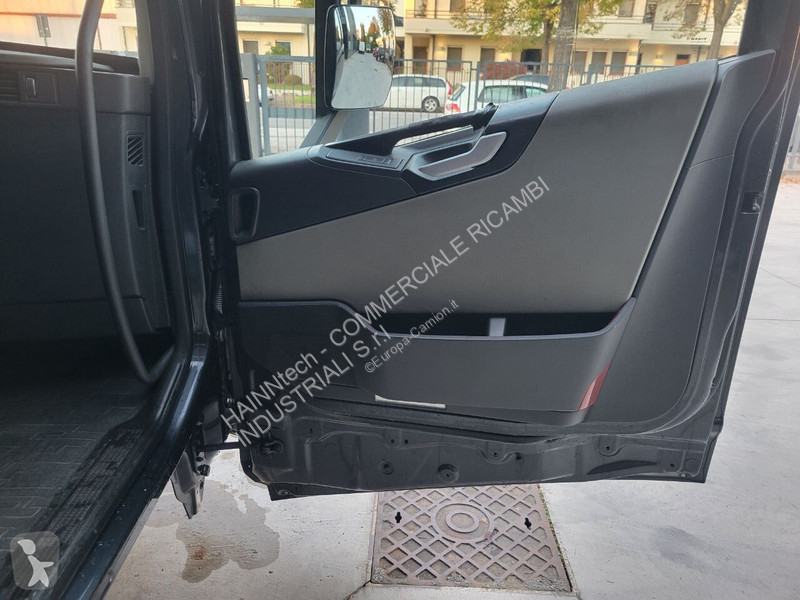 Náhradní díly pro kamiony Volvo FH Globetrotter XL