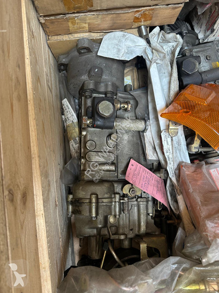 قطع غيار الآليات الثقيلة Mitsubishi Fuso,...