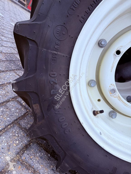 Pièces poids lourds Mitas 420/70R30 & 300/70R20...