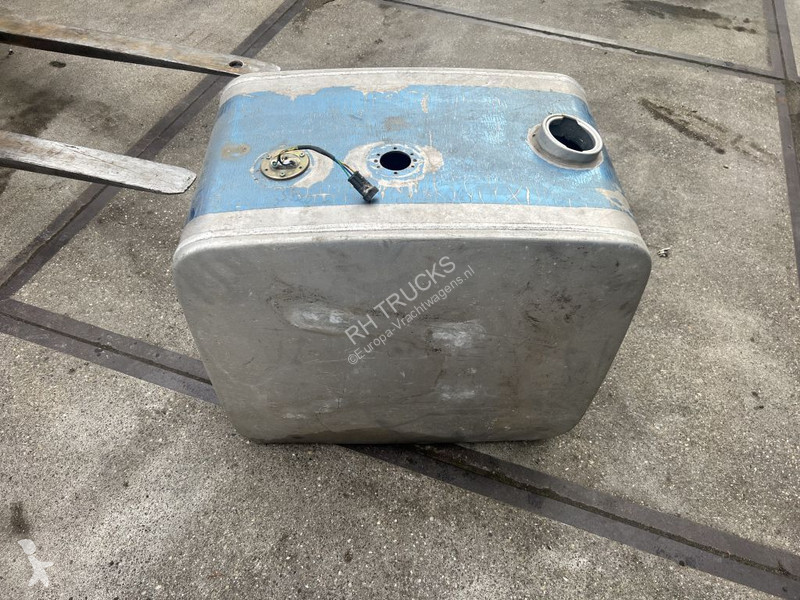 Náhradní díly pro kamiony  Hydrauliek tank l 70...