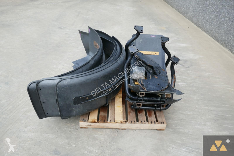 Náhradní díly pro kamiony Caterpillar Fender set