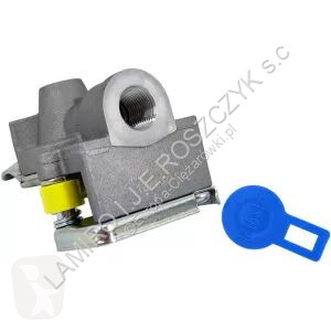 Náhradní díly pro kamiony  PNEUMATIC CONNECTOR...