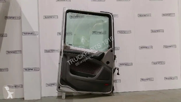 قطع غيار الآليات الثقيلة DAF 1881862 Portier Li