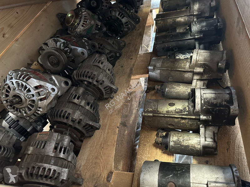 قطع غيار الآليات الثقيلة Mitsubishi Fuso,...