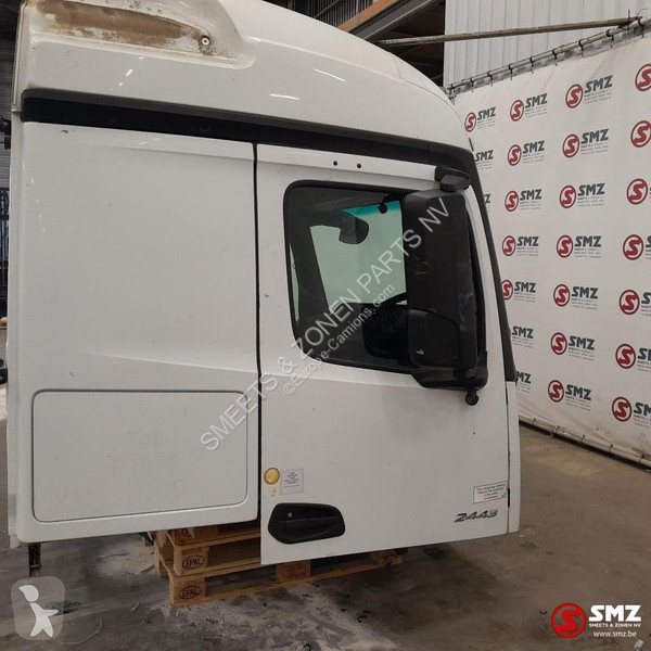 Pièces poids lourds Mercedes Occ cabine RHD...