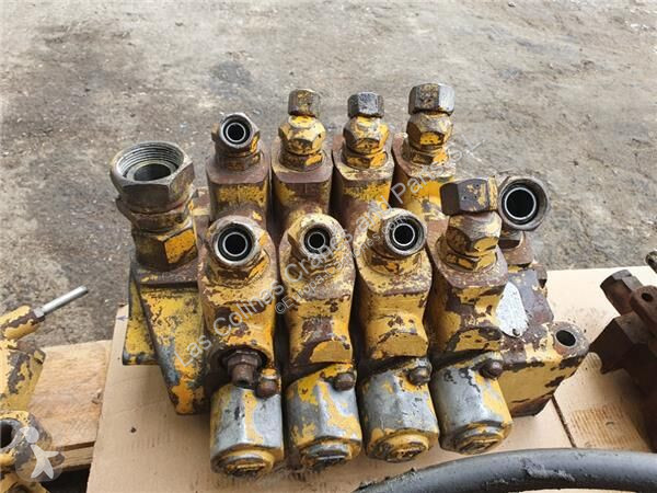 قطع غيار الآليات الثقيلة Grove Distributeur...
