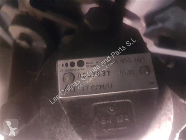 قطع غيار الآليات الثقيلة Nissan Pompe de...