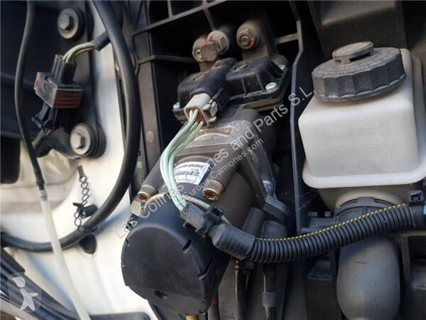 قطع غيار الآليات الثقيلة Renault...