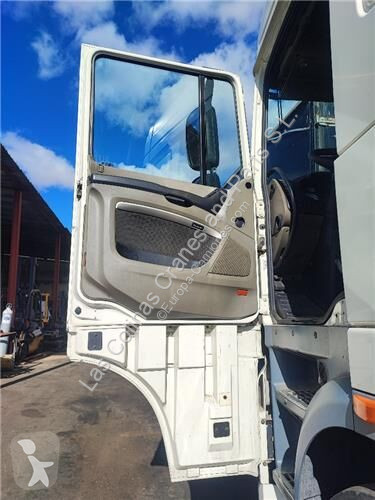 قطع غيار الآليات الثقيلة DAF Porte 1676955 pour...