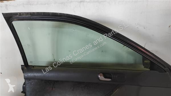 قطع غيار الآليات الثقيلة Audi Porte 8L3831051C...