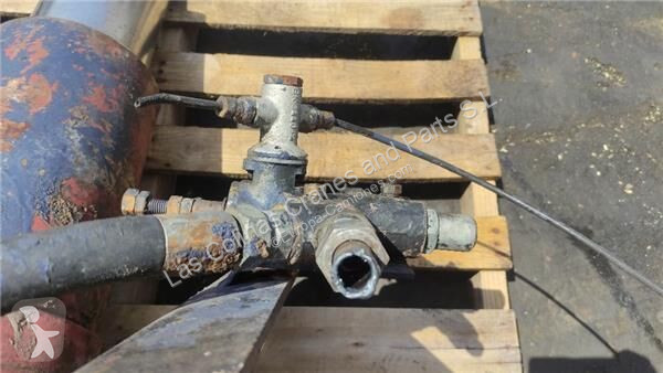 قطع غيار الآليات الثقيلة Tata Vérin hydraulique...