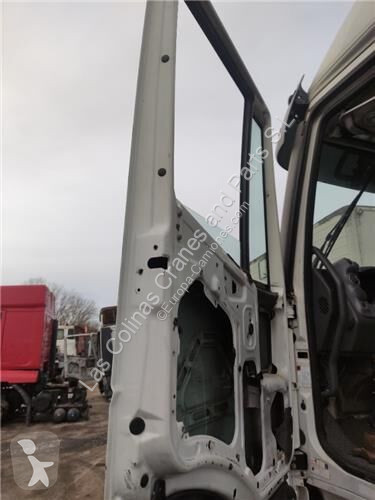 قطع غيار الآليات الثقيلة Iveco Porte 504015938...