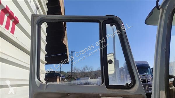 قطع غيار الآليات الثقيلة DAF Porte pour camion...