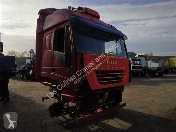 قطع غيار الآليات الثقيلة Iveco Cabine 504058418...