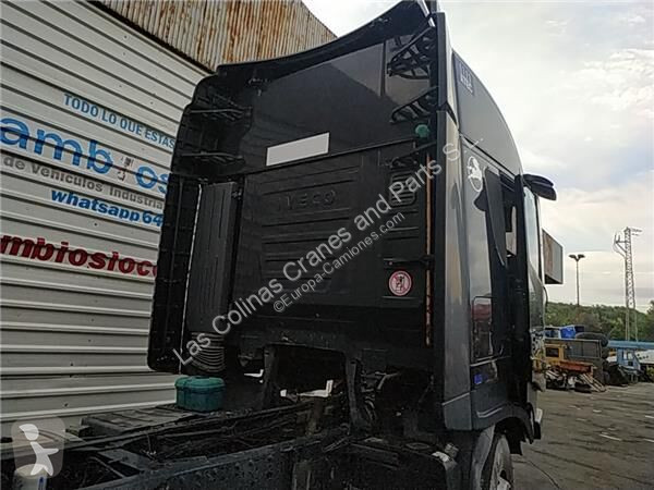 قطع غيار الآليات الثقيلة Iveco Cabine 504307413...