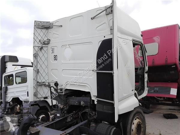 قطع غيار الآليات الثقيلة Renault Aileron pour...