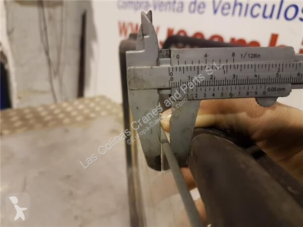 قطع غيار الآليات الثقيلة Renault Lunette...