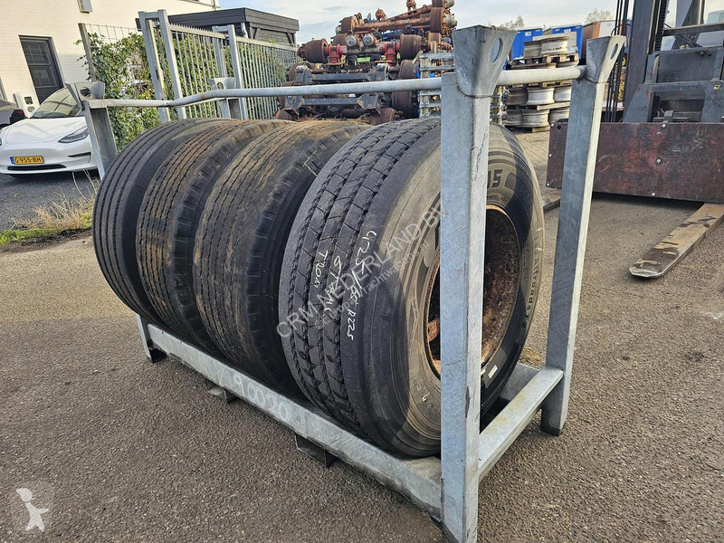 Vrachtwagenonderdelen Bridgestone TRAILER BAND...