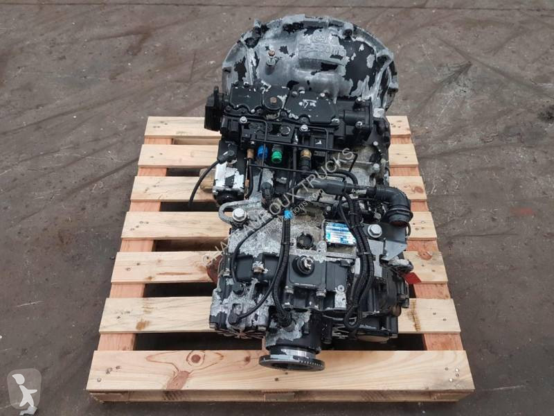 قطع غيار الآليات الثقيلة ZF