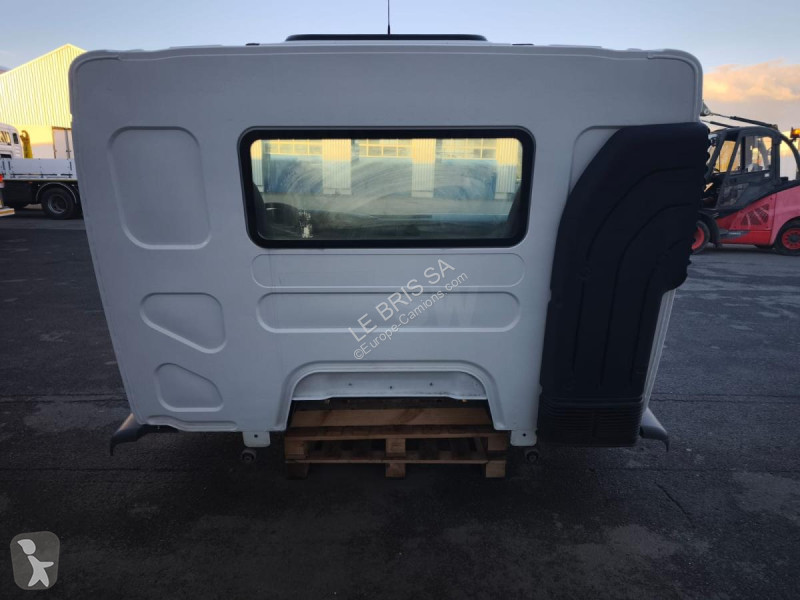 قطع غيار الآليات الثقيلة Renault  premium 270...