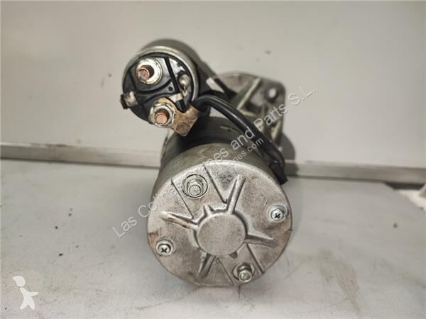 قطع غيار الآليات الثقيلة Nissan oteur 0 986 022...