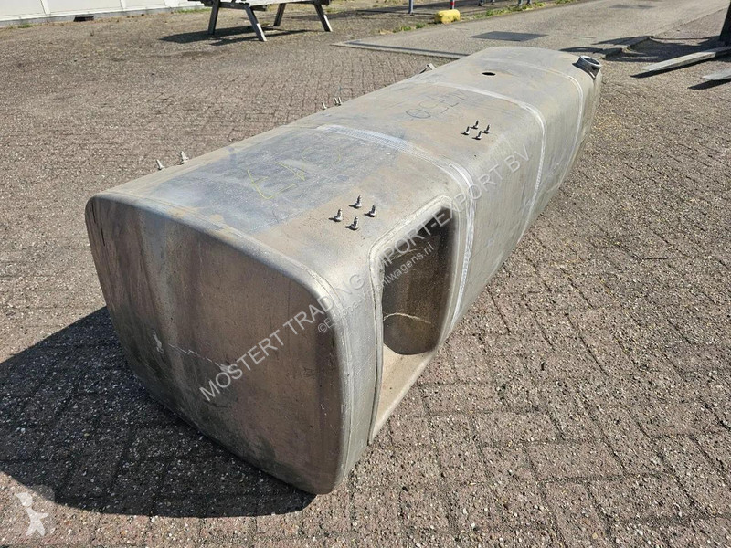 Náhradní díly stavba DAF Dieseltank DAF XF106...