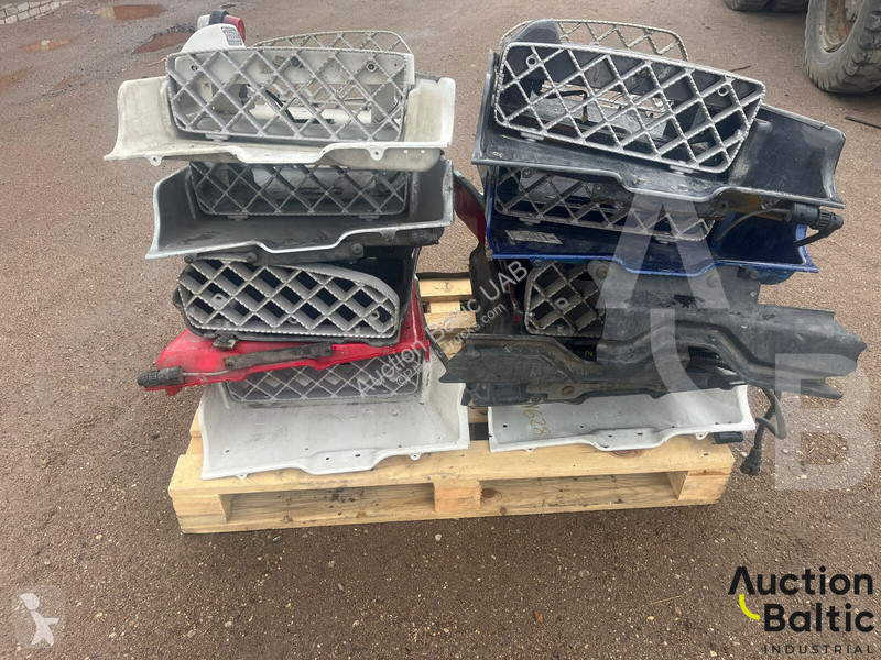 قطع غيار الآليات الثقيلة Scania steps