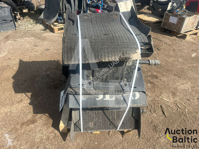 قطع غيار الآليات الثقيلة Volvo mudguards