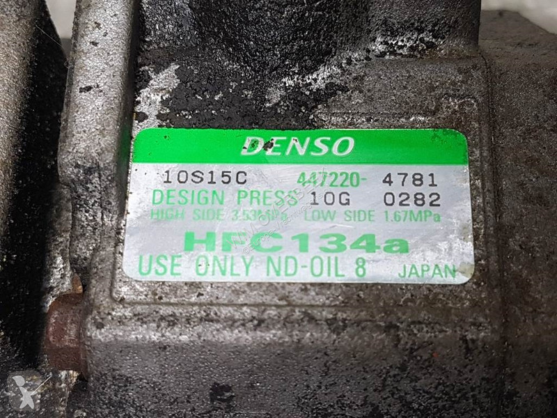 Pezzi di ricambio per mezzi pesanti Komatsu...