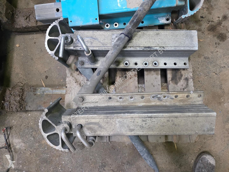 قطع غيار الآليات الثقيلة Jost Aluminum trailer...