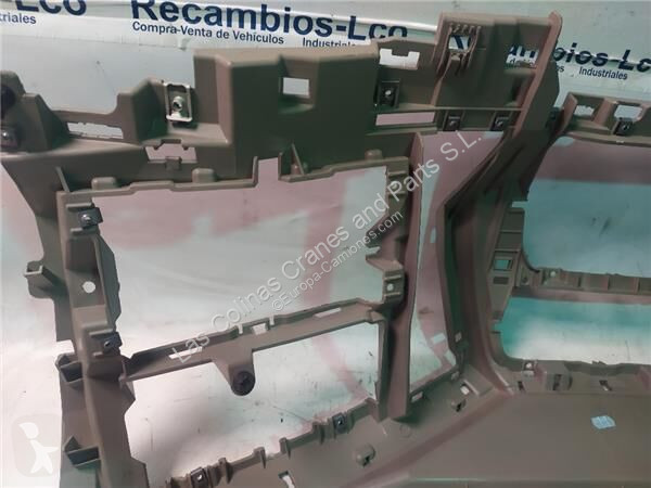 قطع غيار الآليات الثقيلة Renault Couverture du...
