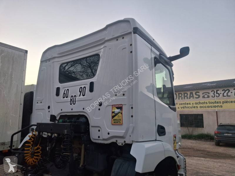 قطع غيار الآليات الثقيلة Mercedes