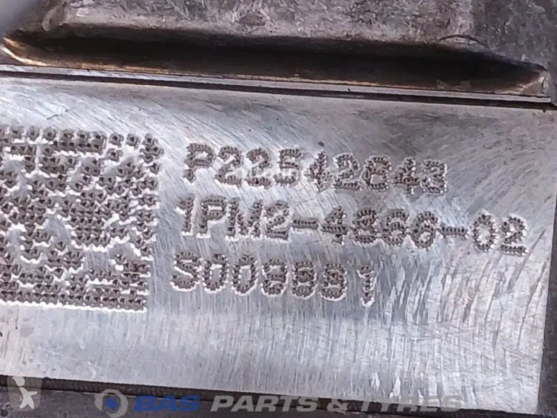قطع غيار الآليات الثقيلة Volvo