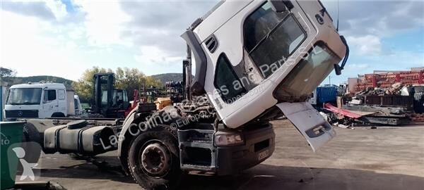 قطع غيار الآليات الثقيلة Renault Pare-chocs...