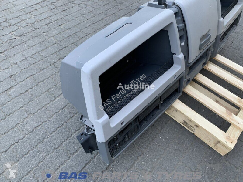 قطع غيار الآليات الثقيلة Renault Storage space