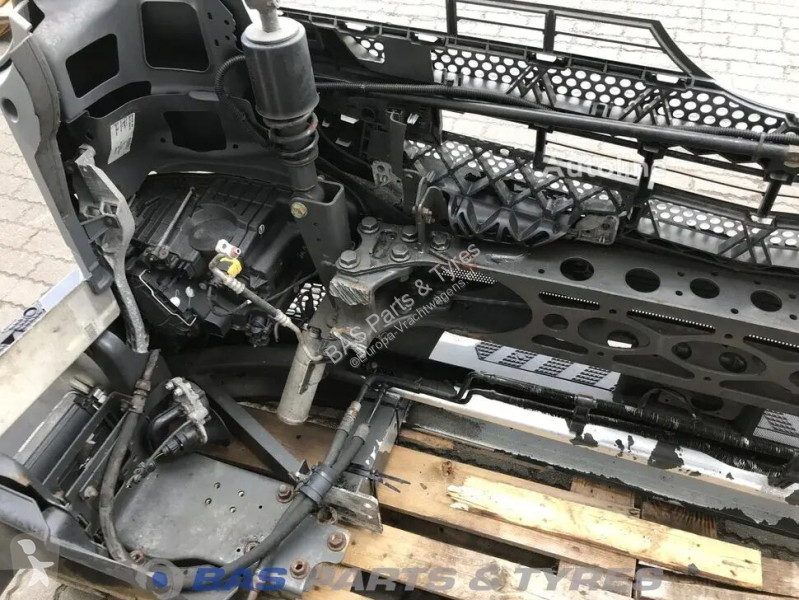 قطع غيار الآليات الثقيلة Mercedes