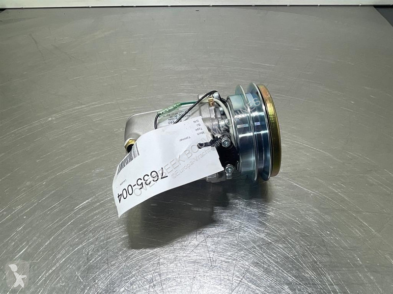قطع غيار الآليات الثقيلة Yanmar...