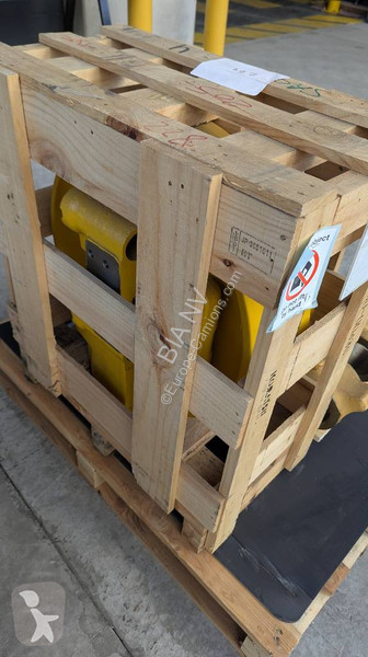 قطع غيار الأشغال العمومية Komatsu IDLER ASSY...