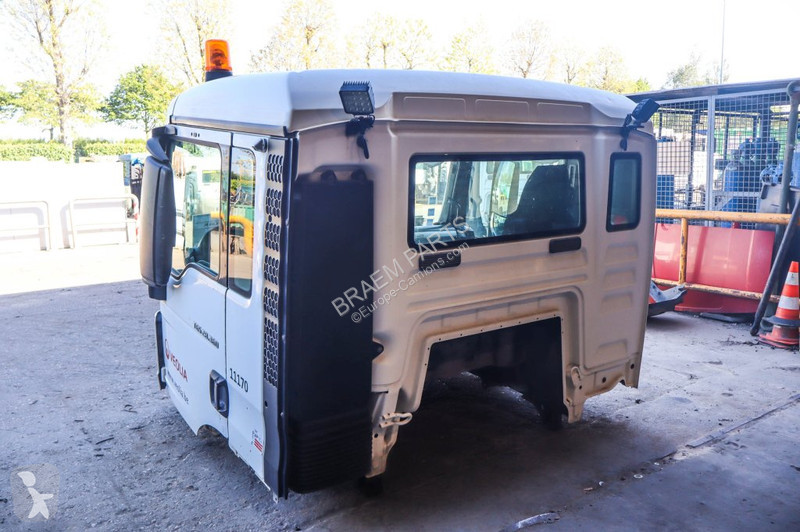 قطع غيار الآليات الثقيلة MAN F99L17  81.60000-7838