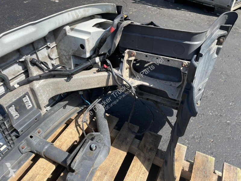 قطع غيار الآليات الثقيلة Volvo 20961643 BUMPER...