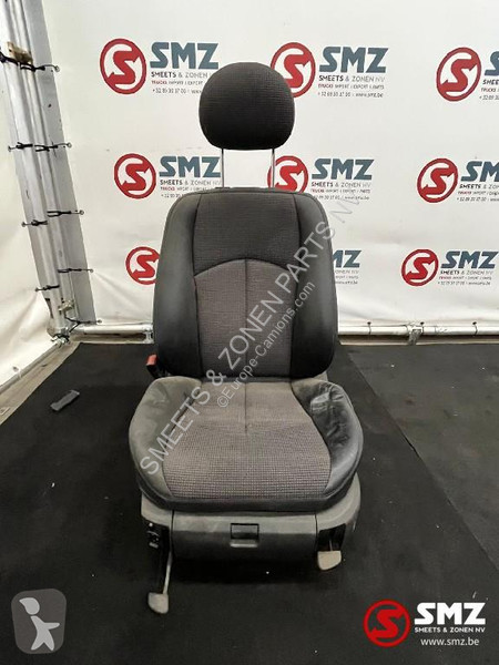Vrachtwagenonderdelen Mercedes Occ set zetels...