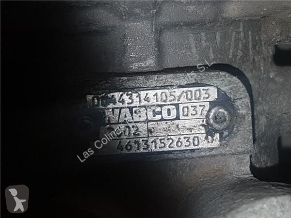 قطع غيار الآليات الثقيلة Mercedes Pédalier 037...