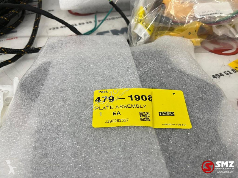 Pezzi di ricambio per mezzi pesanti Caterpillar...