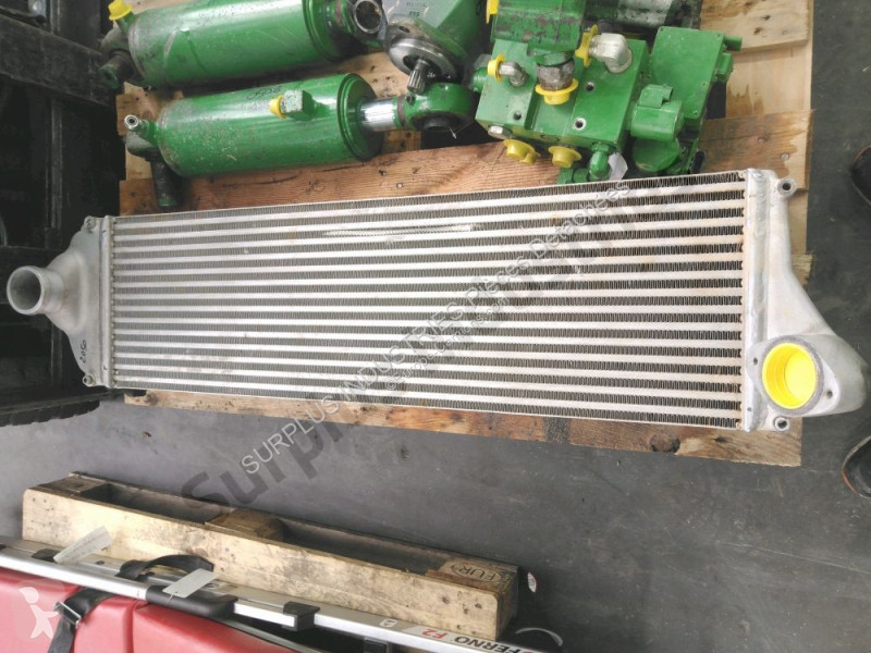 قطع غيار الآليات الثقيلة John Deere 8345R