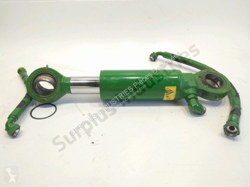 قطع غيار الآليات الثقيلة John Deere 8345R