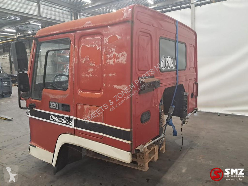 قطع غيار الآليات الثقيلة Volvo Occ Cabine Volvo
